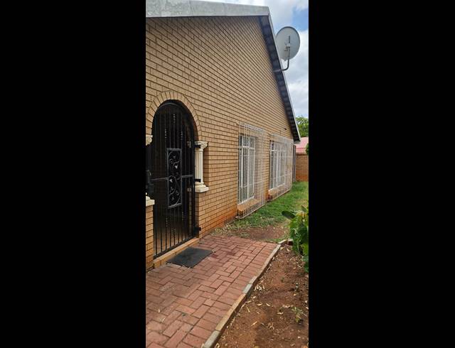 3 BEDROOM FREESTANDING FOR SALE IN PROTEA PARK